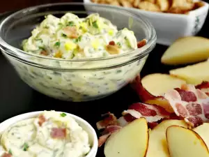 Aardappelsalade met spekjes en rucola