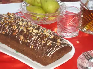 Chocoladecake met peer en hazelnoot