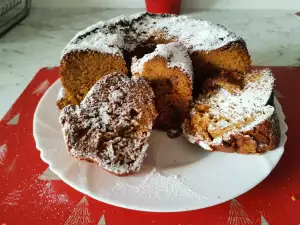 Sponscake van volkorenmeel met pompoen en rozijnen