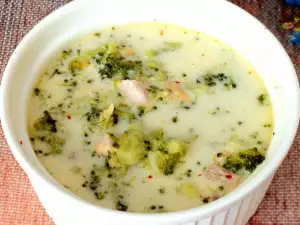Keto kippensoep met broccoli