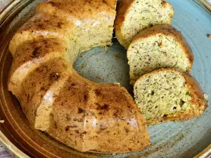 Hartige keto spons cake met courgette