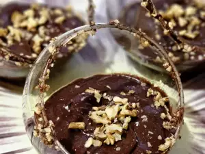 Keto chocolade dessert met avocado