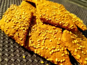 Crackers met honing en sesam tahini