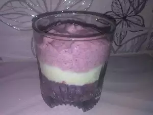 Snelle creme met bosbessen en yoghurt