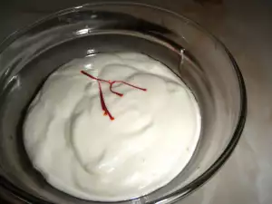 Zelfgemaakte saffraanmayonaise