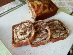Tweekleurige cake met oploskoffie