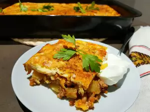 Traditionele moussaka met gehakt en aardappelen