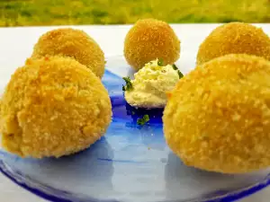 Arancini gevuld met vlees