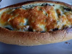 Gevuld brood met broccoli, ham en smeltkaas