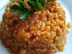 Turkse pilav met bulgur en tomaten