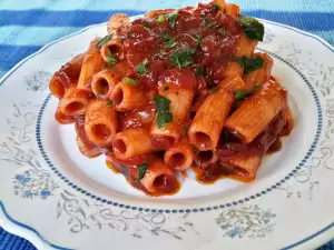 Makkelijke vegan macaroni met tomatensaus