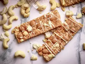 Knapperige proteine repen met cashewnoten