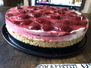 No bake cheesecake met aardbeienjam
