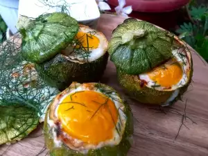 Ronde gevulde courgette met deksel