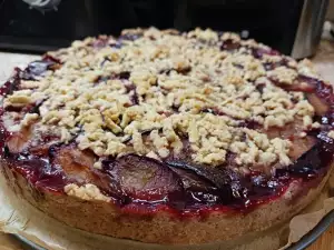 Pruimentaart met vanillesuiker en kaneel