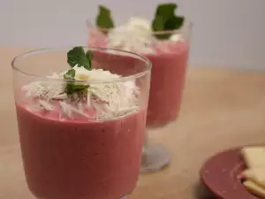 Bessensorbet met yoghurt