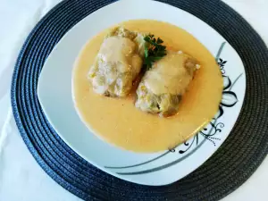Gele yoghurtsaus voor sarma