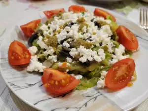 Courgettespaghetti met pesto en champignons