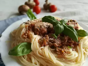 Spaghetti met bolognesesaus en champignons