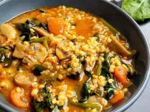 Spinazie stoofpot met bulgur en champignons