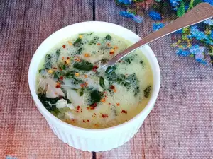 Keto kippensoep met spinazie