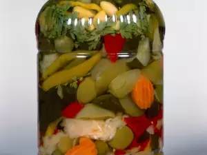 Gekookte augurk marinade