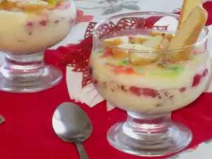 Vanille roomkaascreme met lange vingers en fruit