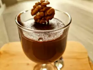 Vegan chocoladepudding met walnotenmelk