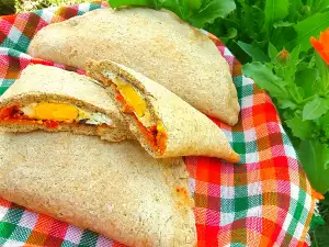 Volkoren gesloten pizzas met Ajvar