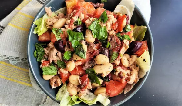 Fitte salade met bonen en tonijn