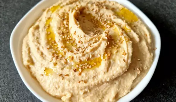 Hummus van kikkererwten en witte bonen