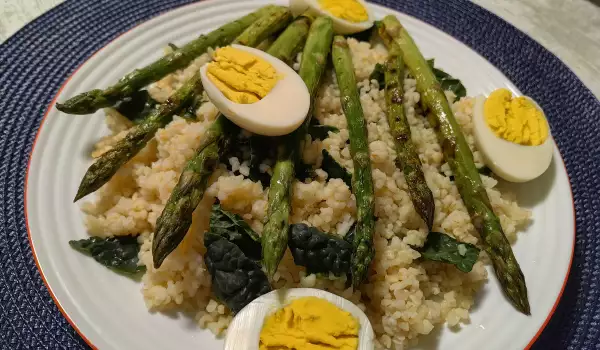 Bulgur met asperges en boerenkool