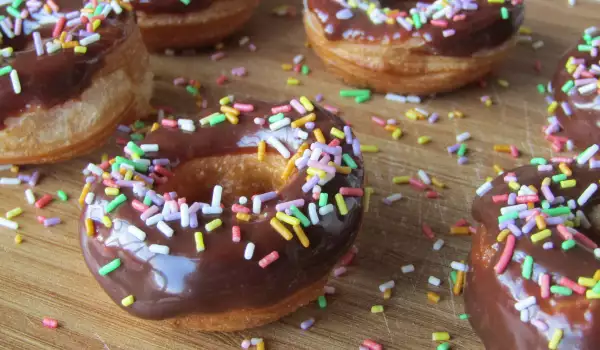 Supersnelle bladerdeeg donuts