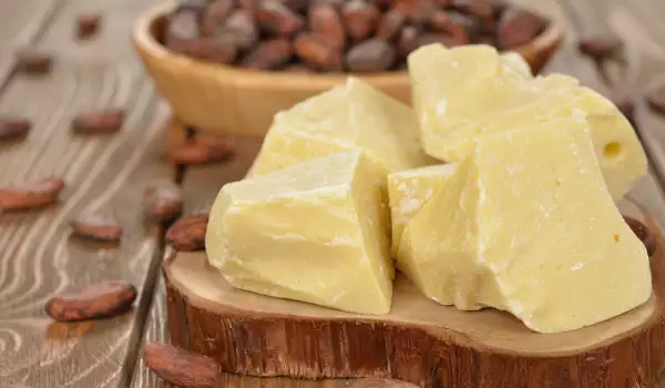 какаови зърна и бял шоколад