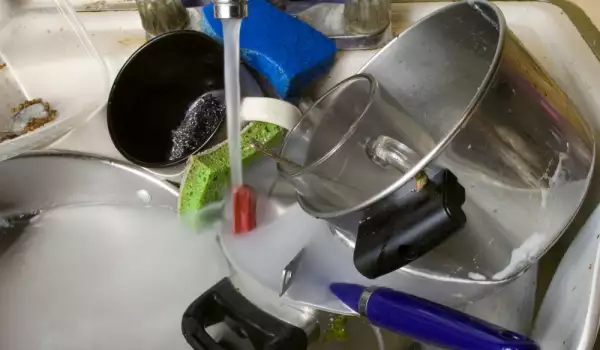 aangebrande melk schoonmaken