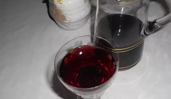 Zelfgemaakte rode wijn