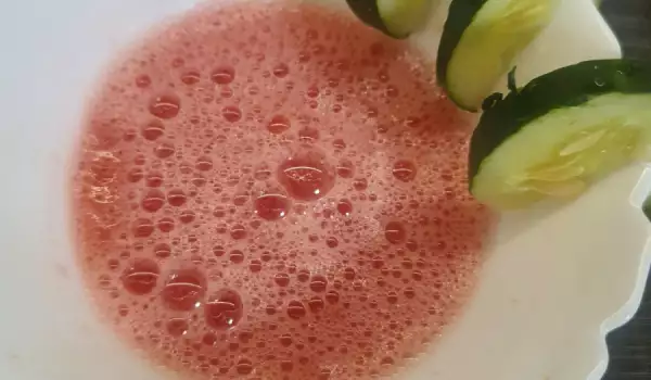 Zomerse tomatensoep met watermeloen