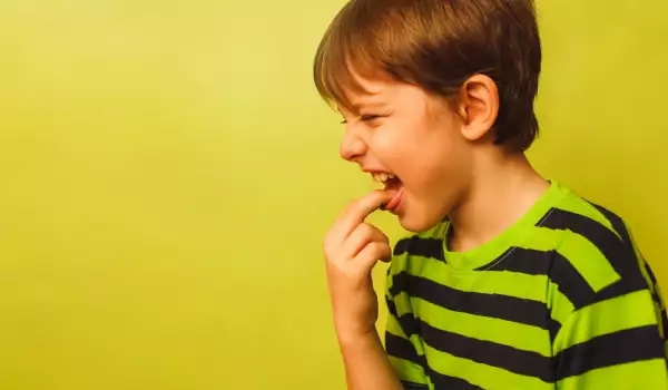 Een kind met een voedselallergie