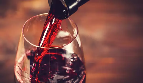 Hoe wijn openen zonder kurkentrekker?