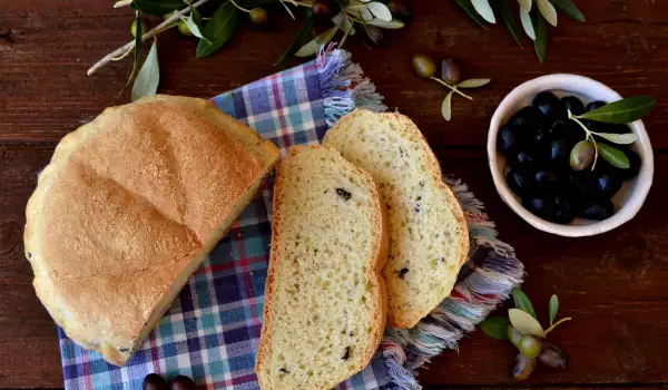Brood met olijven zonder kneden