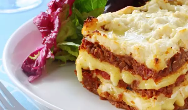 Hoe lang wordt een lasagne gebakken?