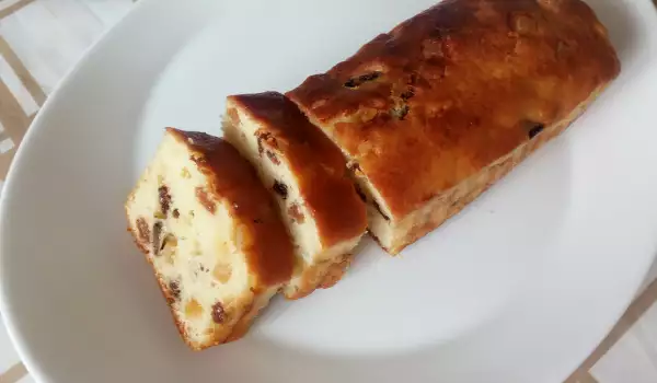 Cake met cottage cheese, rozijnen en sinaasappelschil