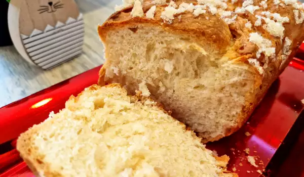 Paasbrood zonder ei en lactose