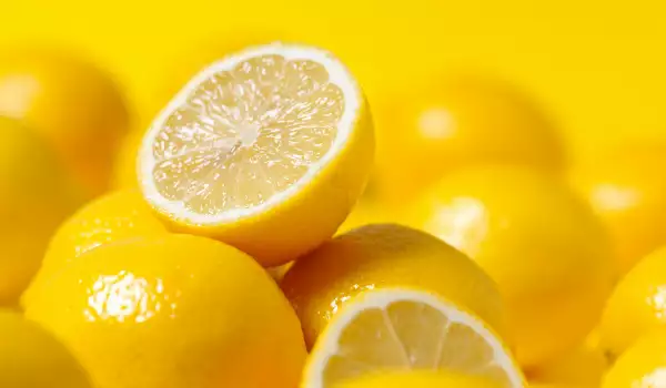 Irriteren citroenen de maag?