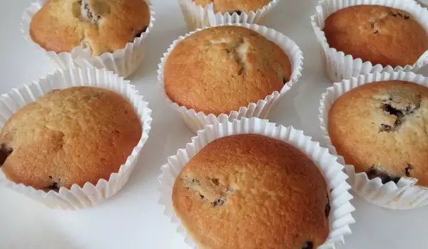 Muffins met pure chocolade en rozijnen