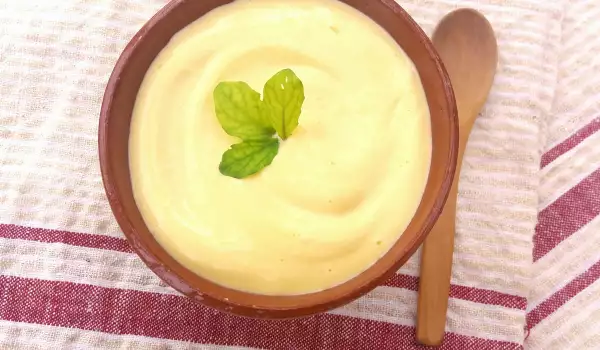 Zelfgemaakte mayonaise met olijfolie en rucola