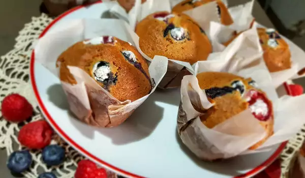 Gemakkelijke Muffins met Bosbessen en Frambozen