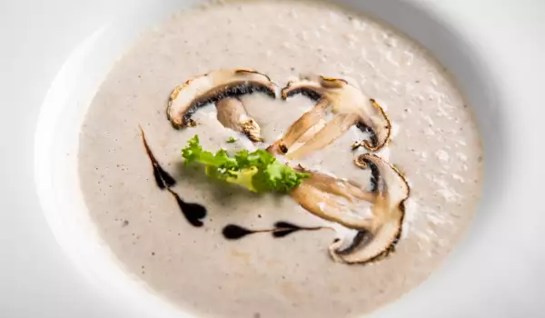 Champignonsaus voor gehakballen