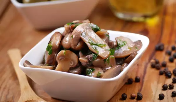 Champignons behoren tot de voedingsmiddelen met de vijfde smaak - umami