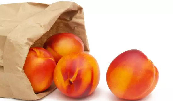 De voordelen van perziken en nectarines